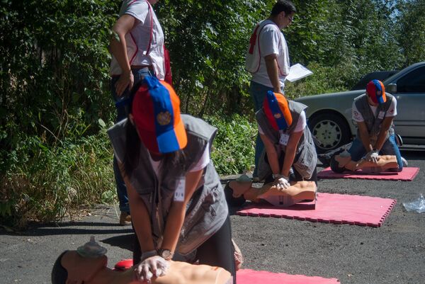 Армянское общество Красного креста (АОКК) организует в стране Республиканские соревнования по оказанию первой помощи Армянское общество Красного креста (АОКК) организует в стране Республиканские соревнования по оказанию первой помощи - Sputnik Արմենիա