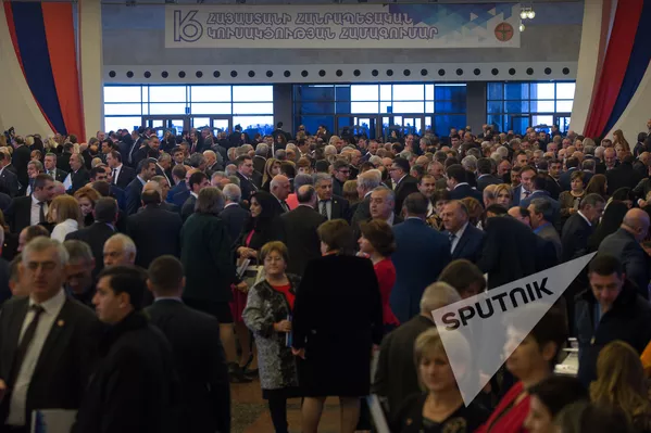 XVI съезд РПА. Делегаты во время перерыва XVI съезд РПА. Делегаты во время перерыва - Sputnik Армения