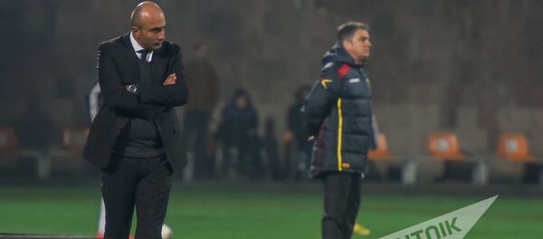 Артур Петросян. Футбольный матч Армения - Черногория Артур Петросян. Футбольный матч Армения - Черногория - Sputnik Արմենիա