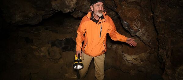 Սամվել Շահինյանը բացահայտում է քարեդռնավոր քարանձավների դարավոր գաղտնիքները Սամվել Շահինյանը բացահայտում է քարեդռնավոր քարանձավների դարավոր գաղտնիքները - Sputnik Արմենիա