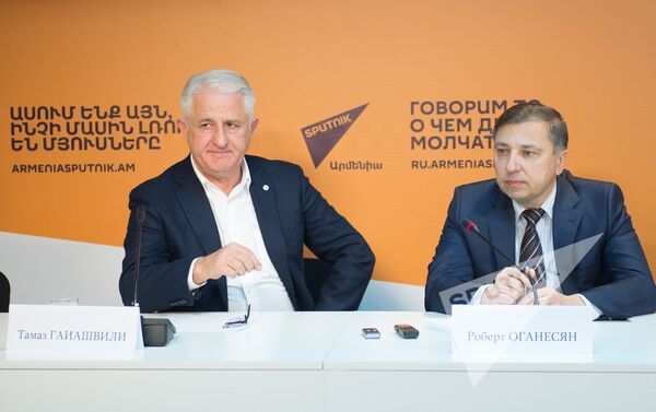 П/к председателя-основателя авиакомпании Армения Тамаза Гаиашвили и генерального директора Роберта Оганесяна - Sputnik Армения