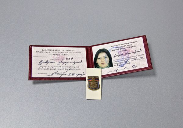 Удостоверение и значок мастера спорта Армении Греты Варданян Удостоверение и значок мастера спорта Армении Греты Варданян - Sputnik Արմենիա