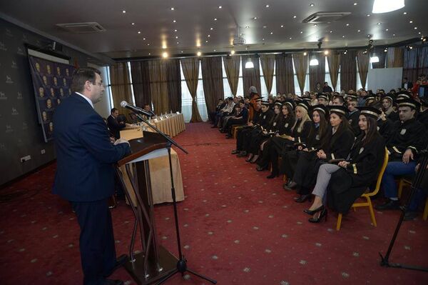 ՀՀ փաստաբանական դպրոցի 50 շրջանավարտ դեկտեմբերի 3-ին ստացել է փաստաբանի գործունեության արտոնագիր ՀՀ փաստաբանական դպրոցի 50 շրջանավարտ դեկտեմբերի 3-ին ստացել է փաստաբանի գործունեության արտոնագիր - Sputnik Արմենիա