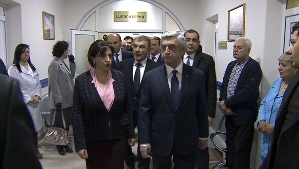 Президенту Армении представили капитально отремонтированное здание поликлиники - Sputnik Армения