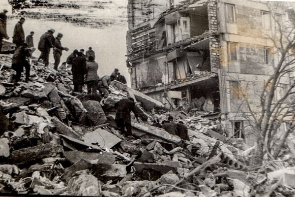 Последствия Спитакского землетрясения, произошедшего 7 декабря 1988 года - Sputnik Армения