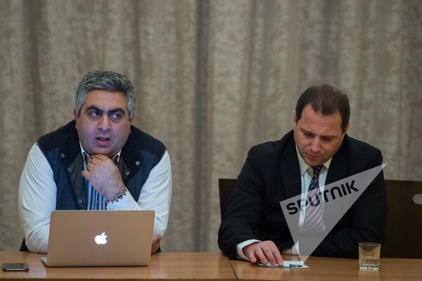 Рабочие обсуждения с заместителем министра обороны Давидом Тонояном - Sputnik Армения