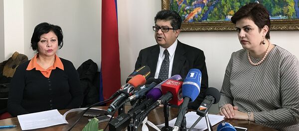 Главный секретарь национальной комиссии ЮНЭСКО в Армении Ваграм Кажоян и заместитель министра культуры Армении Арев Самуэлян Главный секретарь национальной комиссии ЮНЭСКО в Армении Ваграм Кажоян и заместитель министра культуры Армении Арев Самуэлян - Sputnik Արմենիա