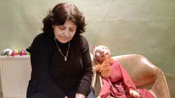 Амалия Амирханян работает кукловодом в театре - Sputnik Արմենիա