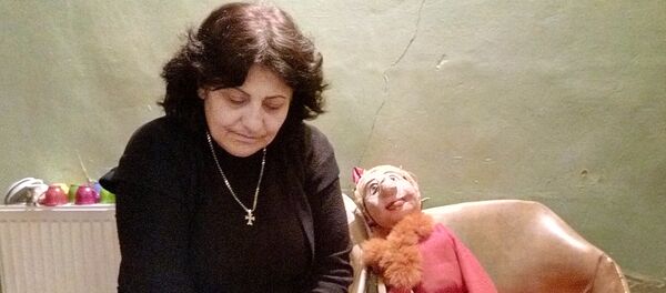 Амалия Амирханян работает кукловодом в театре Амалия Амирханян работает кукловодом в театре - Sputnik Արմենիա