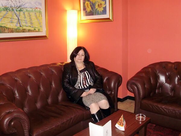 Сусанна Элбакян - сестра мужа Лауры Элбакян, которая ухаживала за ней после землетрясения в Спитаке в 1988 году - Sputnik Армения