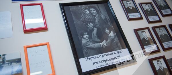 Музей гражданской авиации Армении. Памятная доска землетрясения 1988 года - Sputnik Армения