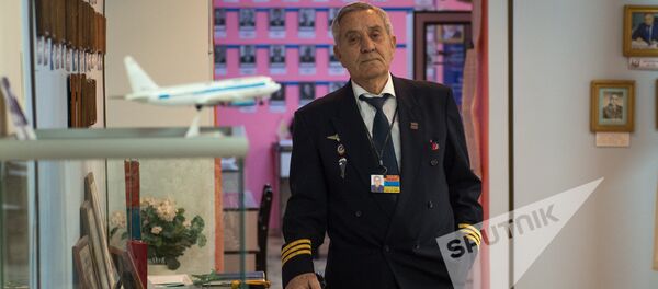 Основатель музея гражданской авиации Армении Размик Гаспарян - Sputnik Армения