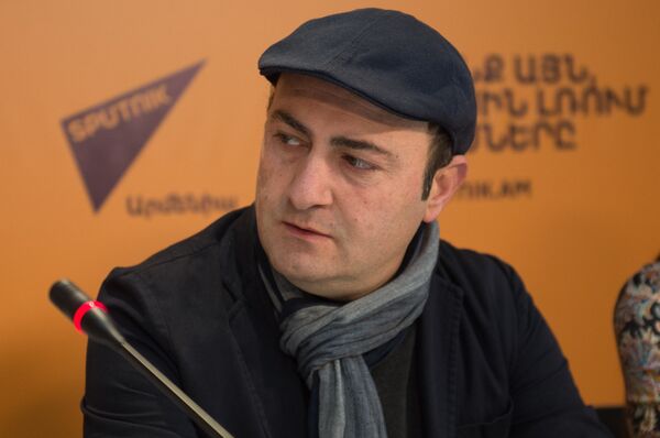 «Երկրաշարժի» նկարահանման ամեն օրն ավարտվում էր մեկ րոպե լռությամբ «Երկրաշարժի» նկարահանման ամեն օրն ավարտվում էր մեկ րոպե լռությամբ - Sputnik Արմենիա