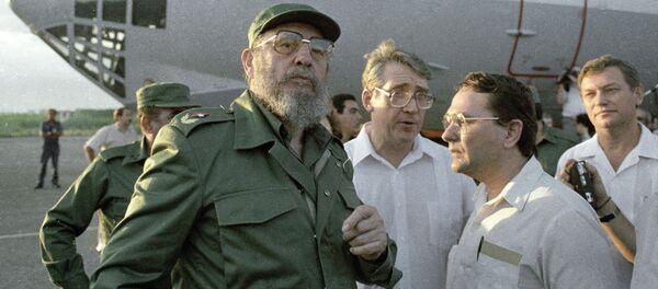 Самолет с первой партией плазмы крови для пострадавших от землетрясения в Армении Самолет с первой партией плазмы крови для пострадавших от землетрясения в Армении - Sputnik Արմենիա