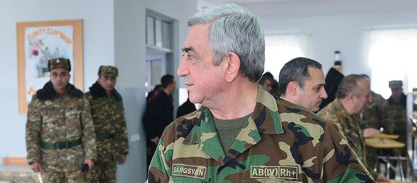 Президент Серж Саргсян с рабочим визитом побывал на границе Республики, затем - Нагорном Карабахе Президент Серж Саргсян с рабочим визитом побывал на границе Республики, затем - Нагорном Карабахе - Sputnik Արմենիա