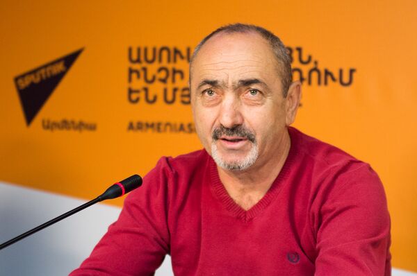 Пресс-конференция: в ожидании цирковых Новогодних сюрпризов. Валерий Бероев Пресс-конференция: в ожидании цирковых Новогодних сюрпризов. Валерий Бероев - Sputnik Արմենիա