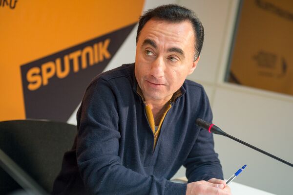 Пресс-конференция: в ожидании цирковых Новогодних сюрпризов. Чарли (Гагик Аветисян) Пресс-конференция: в ожидании цирковых Новогодних сюрпризов. Чарли (Гагик Аветисян) - Sputnik Արմենիա