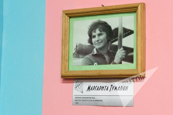 Маргарита Туманян – парашютистка, ставшая первой женщиной-мастером парашютного спорта СССР. - Sputnik Армения