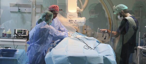 Армянские врачи провели операцию на сердце совместно с голландским коллегой - Sputnik Армения