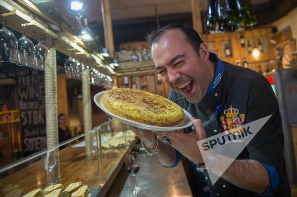 Повaр Comme & Calla Иван Сантана Лопез - Sputnik Армения