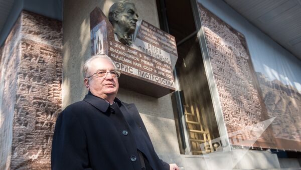 Открытие памятника советскому ученому-археологу Борису Пиотровскому в Ереване - Sputnik Армения