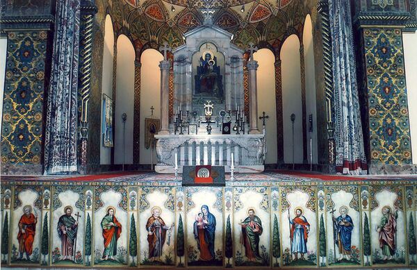 Тонир под зданием кафедрального собора в Первопрестольном Эчмиадзине  - Sputnik Армения