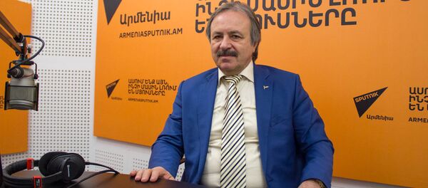 Казбек Кудзаев в гостях у радио Sputnik Армения - Sputnik Արմենիա