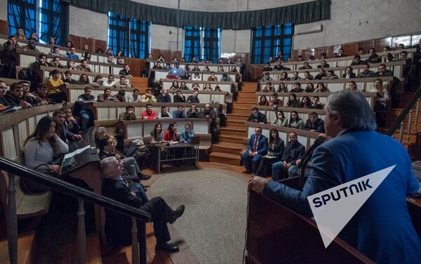 Կազբեկ Կուդզաևի և Բժշկական համալսարանի ուսանողների հանդիպումը - Sputnik Արմենիա