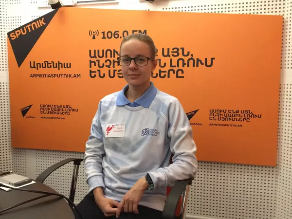 Послы русского слова в гостях у радио Sputnik Армения. Лариса Анцифрова Послы русского слова в гостях у радио Sputnik Армения. Лариса Анцифрова - Sputnik Армения