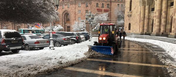 Снегоуборочные работы в Ереване Снегоуборочные работы в Ереване - Sputnik Արմենիա