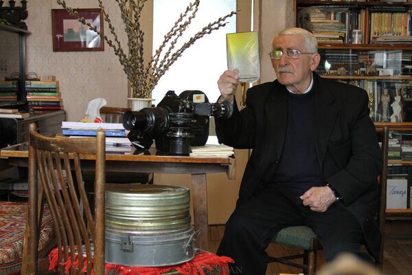 Оператор Левон Атоянц Оператор Левон Атоянц - Sputnik Армения