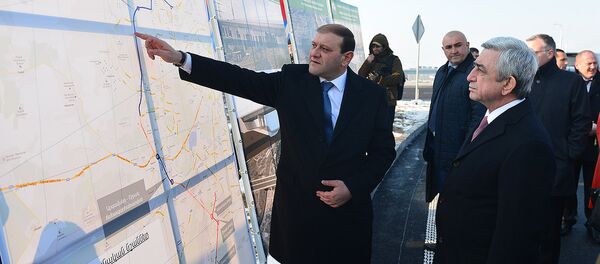 Серж Саргсян присутствовал на церемонии открытия новой дороги, связывающей проспект Аршакуняц - улицу Шираки - Арташатское шоссе Серж Саргсян присутствовал на церемонии открытия новой дороги, связывающей проспект Аршакуняц - улицу Шираки - Арташатское шоссе - Sputnik Արմենիա