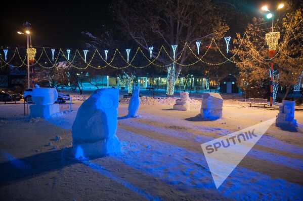 На Площади Свободы построен сказочный ледовый городок - Sputnik Армения