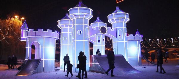 Ледяной городок открыт для ереванцев и гостей столицы - Sputnik Армения