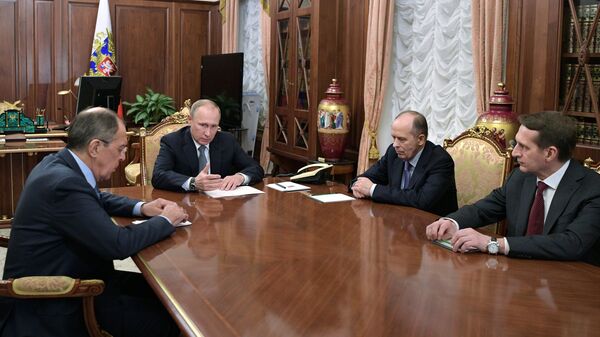 Президент РФ В. Путин провел совещание с главой МИД РФ, директором СВР и главой ФСБ - Sputnik Армения