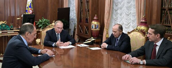 Президент РФ В. Путин провел совещание с главой МИД РФ, директором СВР и главой ФСБ - Sputnik Армения