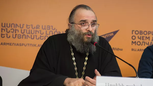 Иерей Арсений Григорянц - Sputnik Армения