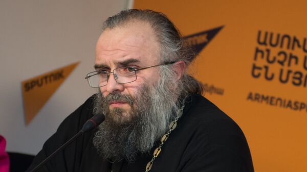 Иерей Арсений Григорянц  - Sputnik Армения