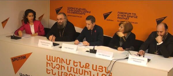 В пресс-центре Sputnik Армения состоялась пресс-конференция на тему Новый проект закона против семейного насилия: реформа или зло для нашего общества? В пресс-центре Sputnik Армения состоялась пресс-конференция на тему Новый проект закона против семейного насилия: реформа или зло для нашего общества? - Sputnik Արմենիա