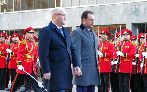 Министр обороны Армении Виген Саргсян и министр обороны Грузии Леван Изория - Sputnik Армения