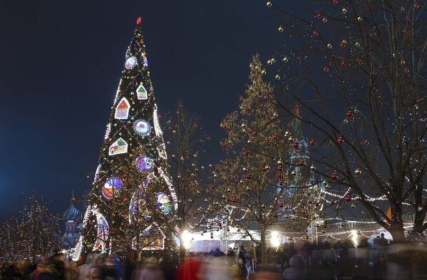 Новогодняя елка на Красной площади в Москве, Россия - Sputnik Армения