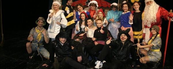 Актеры спектакля Красная шапочка Актеры спектакля Красная шапочка - Sputnik Армения