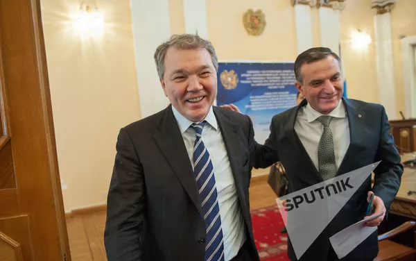 П/к Артака Закаряна и Леонида Калашникова П/к Артака Закаряна и Леонида Калашникова - Sputnik Армения
