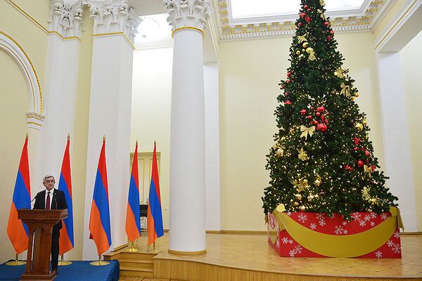 По случаю Нового года и Святого Рождества Президент пригласил на приём представителей СМИ По случаю Нового года и Святого Рождества Президент пригласил на приём представителей СМИ - Sputnik Արմենիա