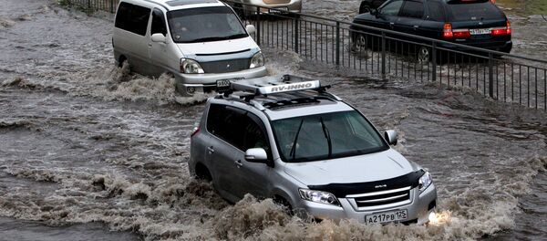 Последствия тайфуна Гони во Владивостоке Последствия тайфуна Гони во Владивостоке - Sputnik Արմենիա