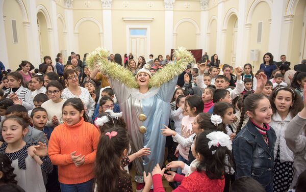 В Резиденции Президента РА первая леди страны Рита Саргсян организовала прием детей из столицы и различных регионов Армении - Sputnik Армения