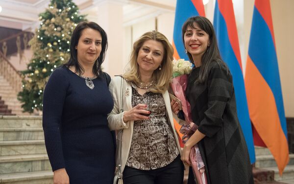 Нелли Даниелян, Алина Ордян и Гоар Саргсян на приеме у премьер-министра Sputnik Армения - Sputnik Армения