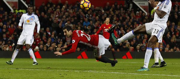 Генрих Мхитарян забивает гол пяткой - ударом Скорпиона Генрих Мхитарян забивает гол пяткой - ударом Скорпиона - Sputnik Армения