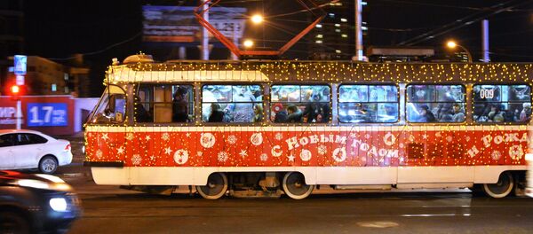 Новогодний трамвай в Краснодаре - Sputnik Армения