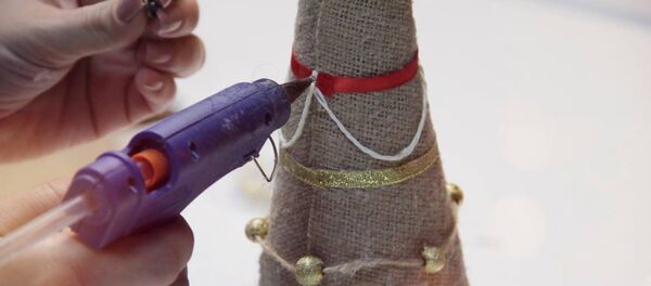 Sputnik Արմենիան ցույց է տալիս, թե ինչպես պատրաստել ձեռագործ տոնածառ Sputnik Արմենիան ցույց է տալիս, թե ինչպես պատրաստել ձեռագործ տոնածառ - Sputnik Արմենիա